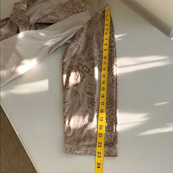 Chico's Beige Leopard Print Blazer Size 2 - Picture 10 of 15